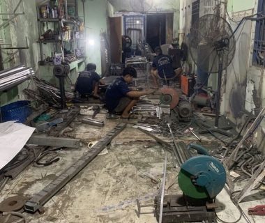 Các bước uốn kim thanh kim loại thành hình tròn