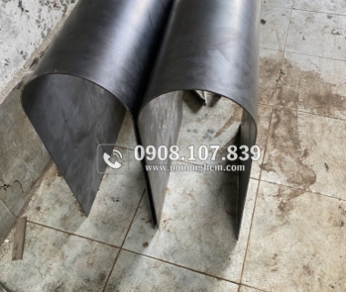 Bật mí cho bạn công ty chuyên gia công bàn ghế inox giá tốt